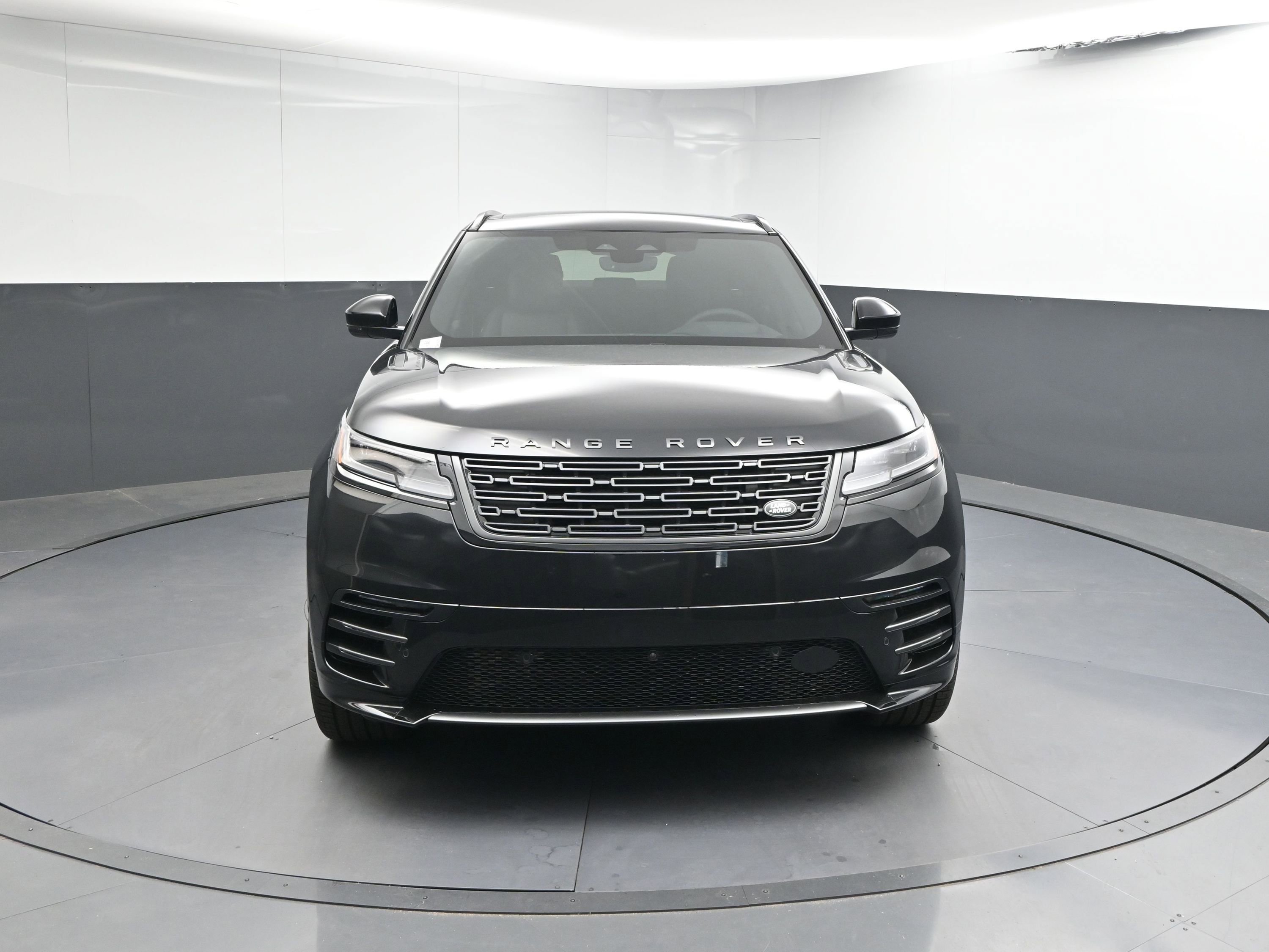 New 2026 Land Rover Range Rover Velar Dynamic SE image 24