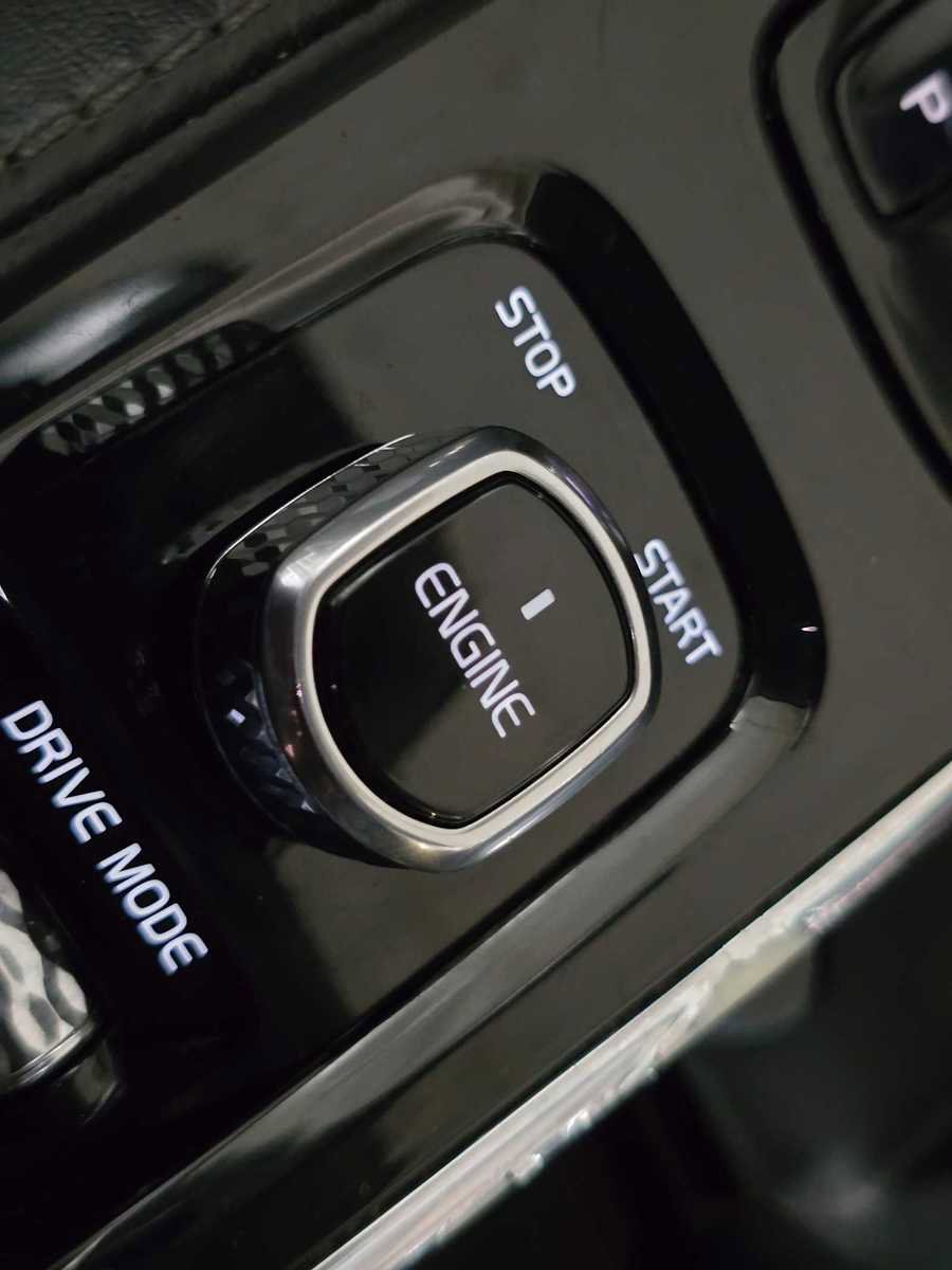 Used 2017 Volvo XC90 T8 Inscription w/ Luxury Package image 37