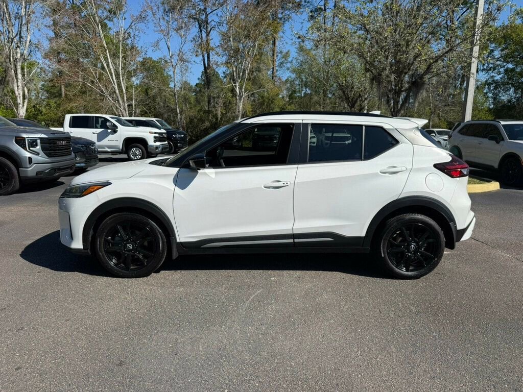 Used 2024 Nissan Kicks SR w/ SR Premium Package image 2