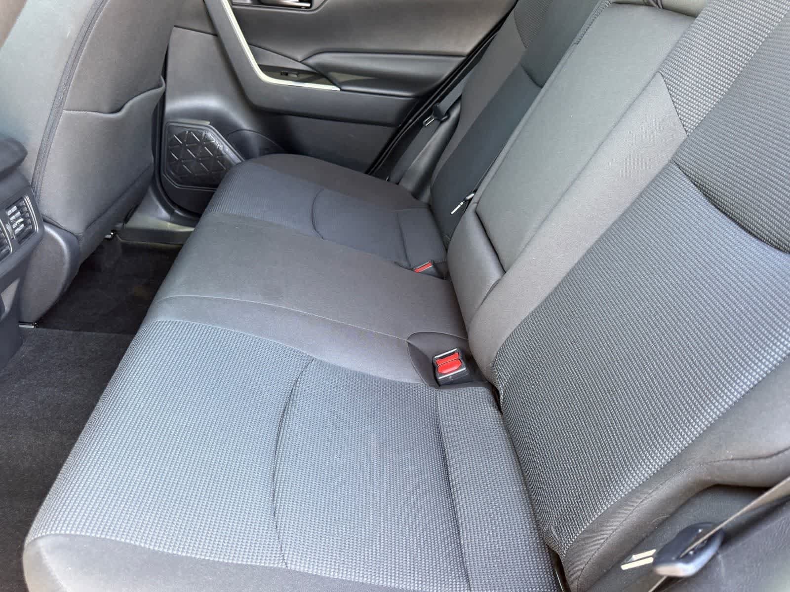 Used 2023 Toyota RAV4 LE AWD/4WD image 28