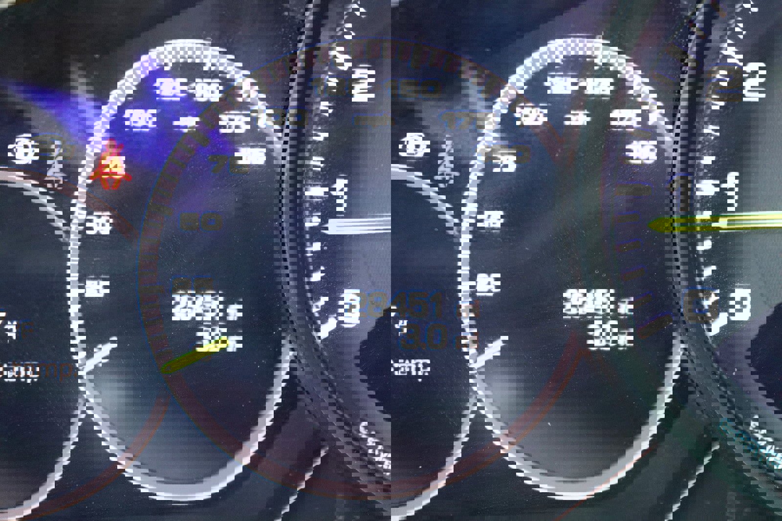 Used 2018 Porsche Panamera 4 w/ Premium Package Plus image 32