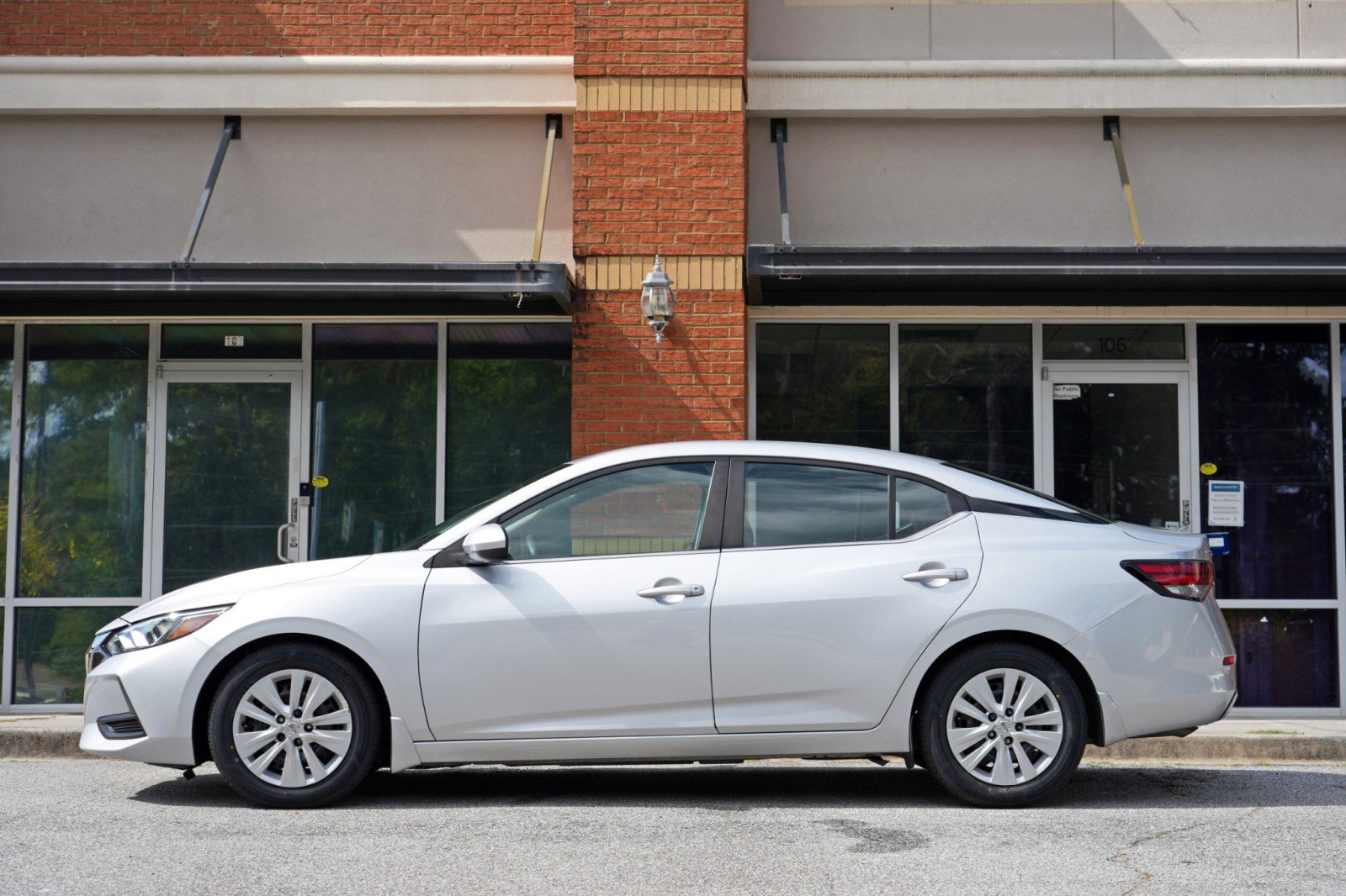 Used 2022 Nissan Sentra S w/ Trunk Package FWD image 8