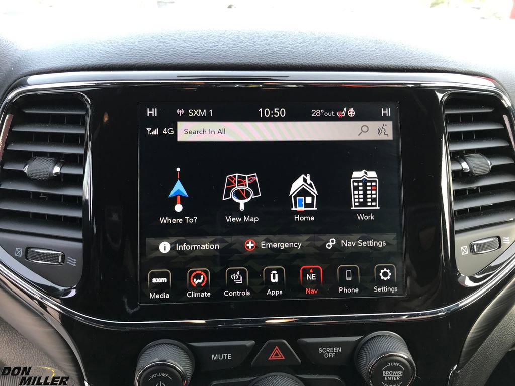 Certified 2021 Jeep Grand Cherokee Laredo X image 21