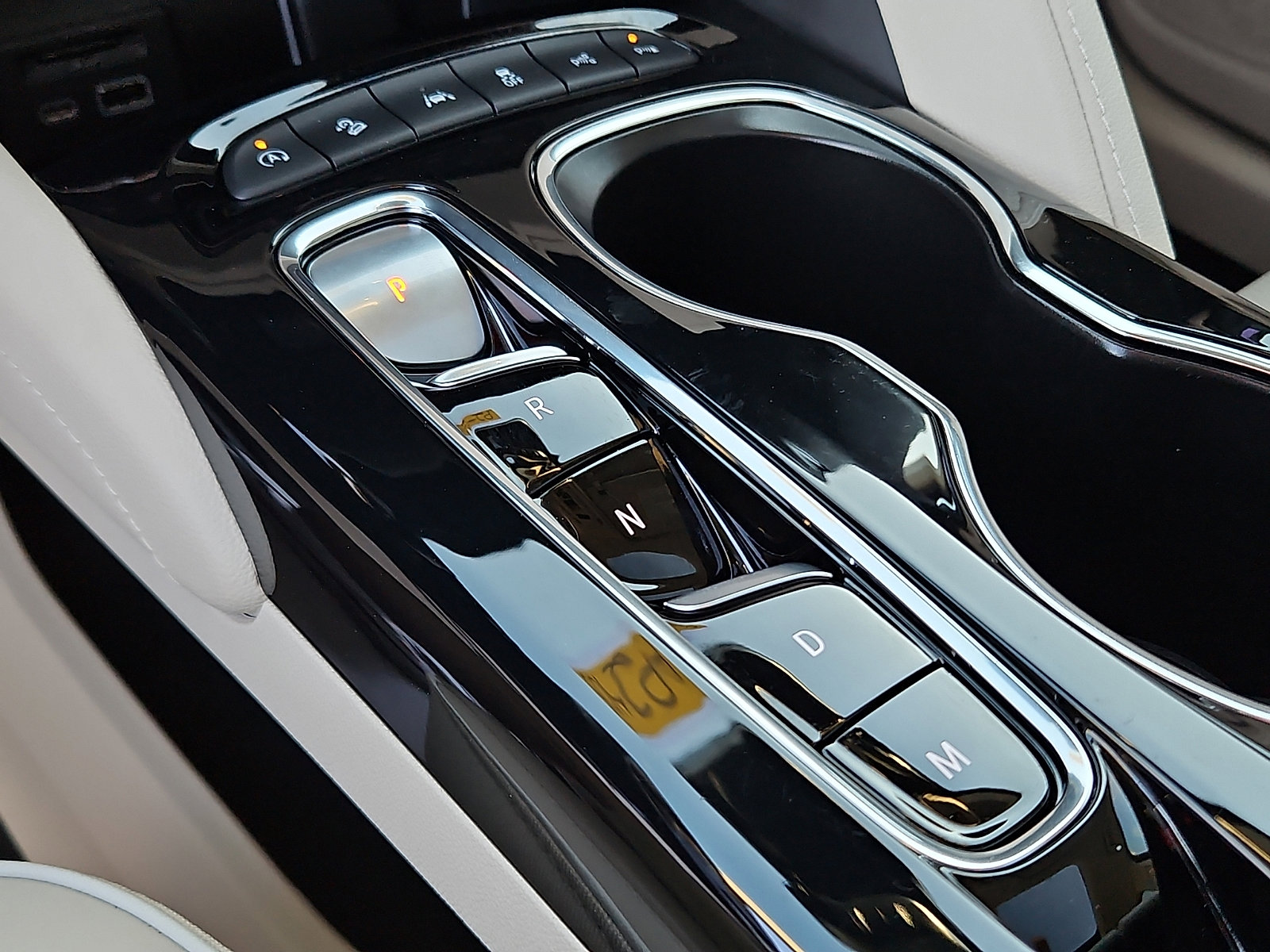 Certified 2022 Buick Envision Avenir w/ Technology Package II image 15