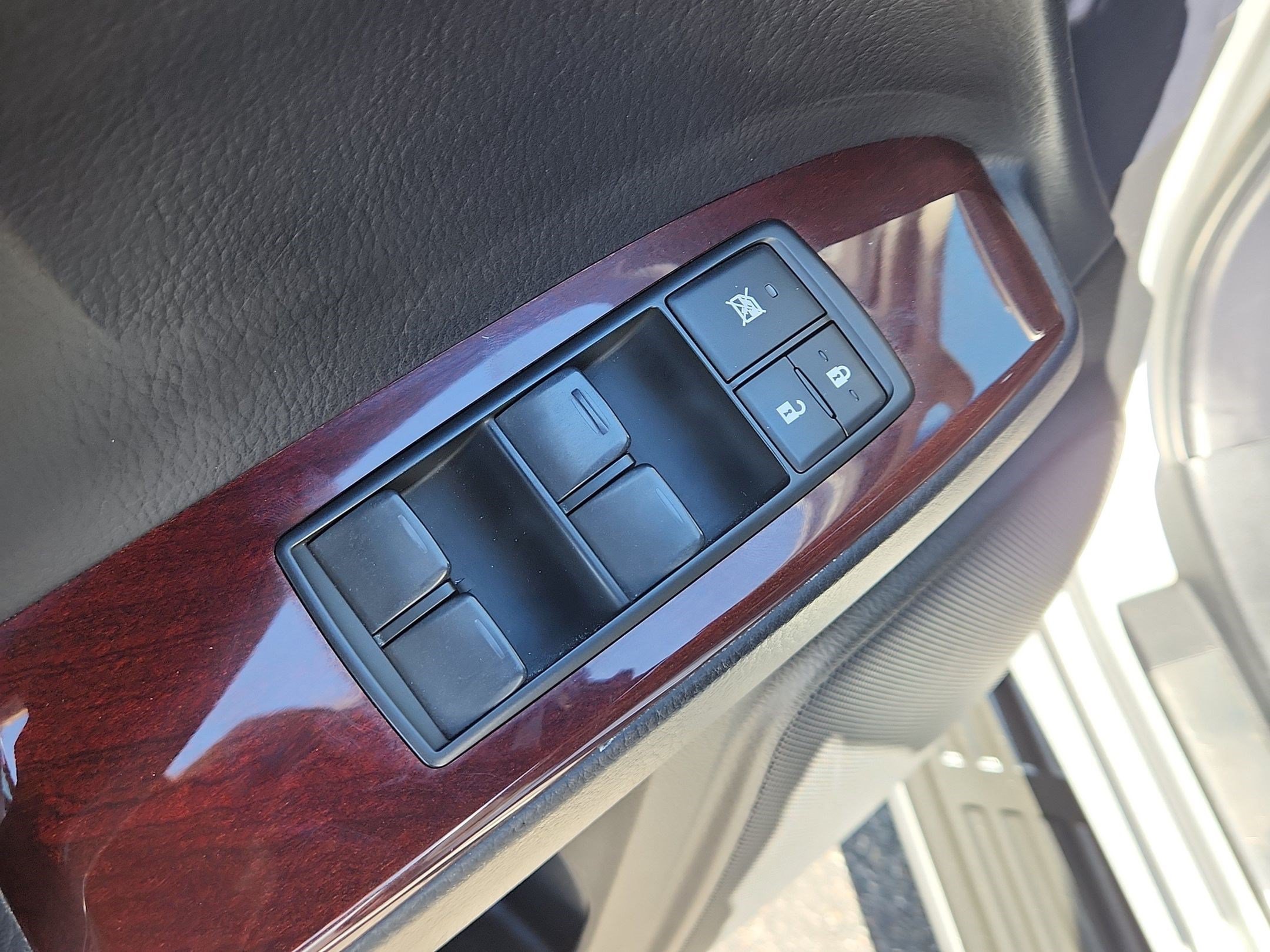 Used 2017 Lexus GX 460 Premium w/ Premium Package AWD/4WD image 29
