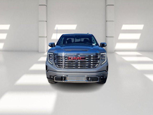 Used 2023 GMC Sierra 1500 Denali w/ Technology Package AWD/4WD image 2