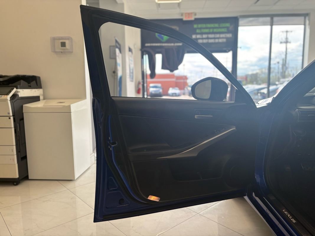Used 2019 Lexus IS 300 F Sport w/ F Sport Package image 33