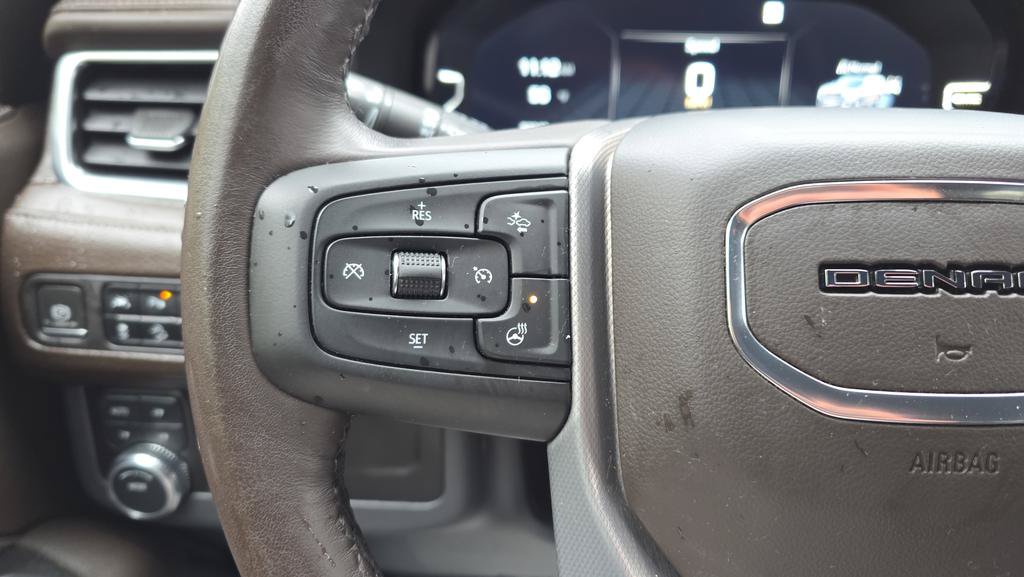 Used 2022 GMC Yukon XL Denali AWD/4WD image 15