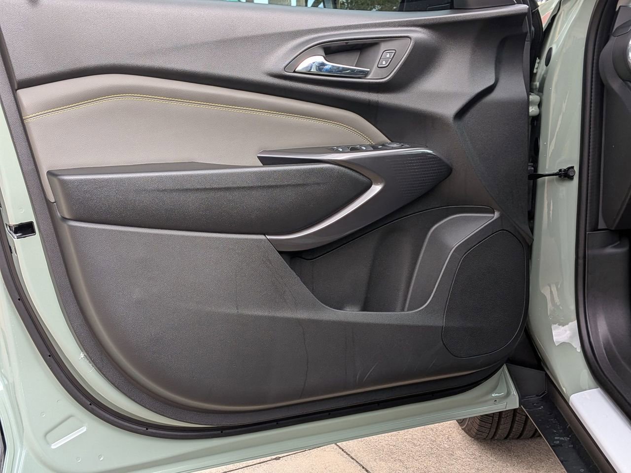 New 2026 Chevrolet Trax ACTIV w/ Sunroof Package image 7