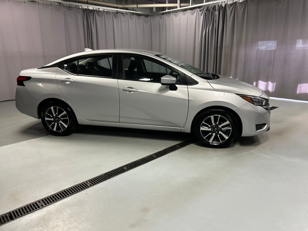 Used 2025 Nissan Versa SV FWD image 8