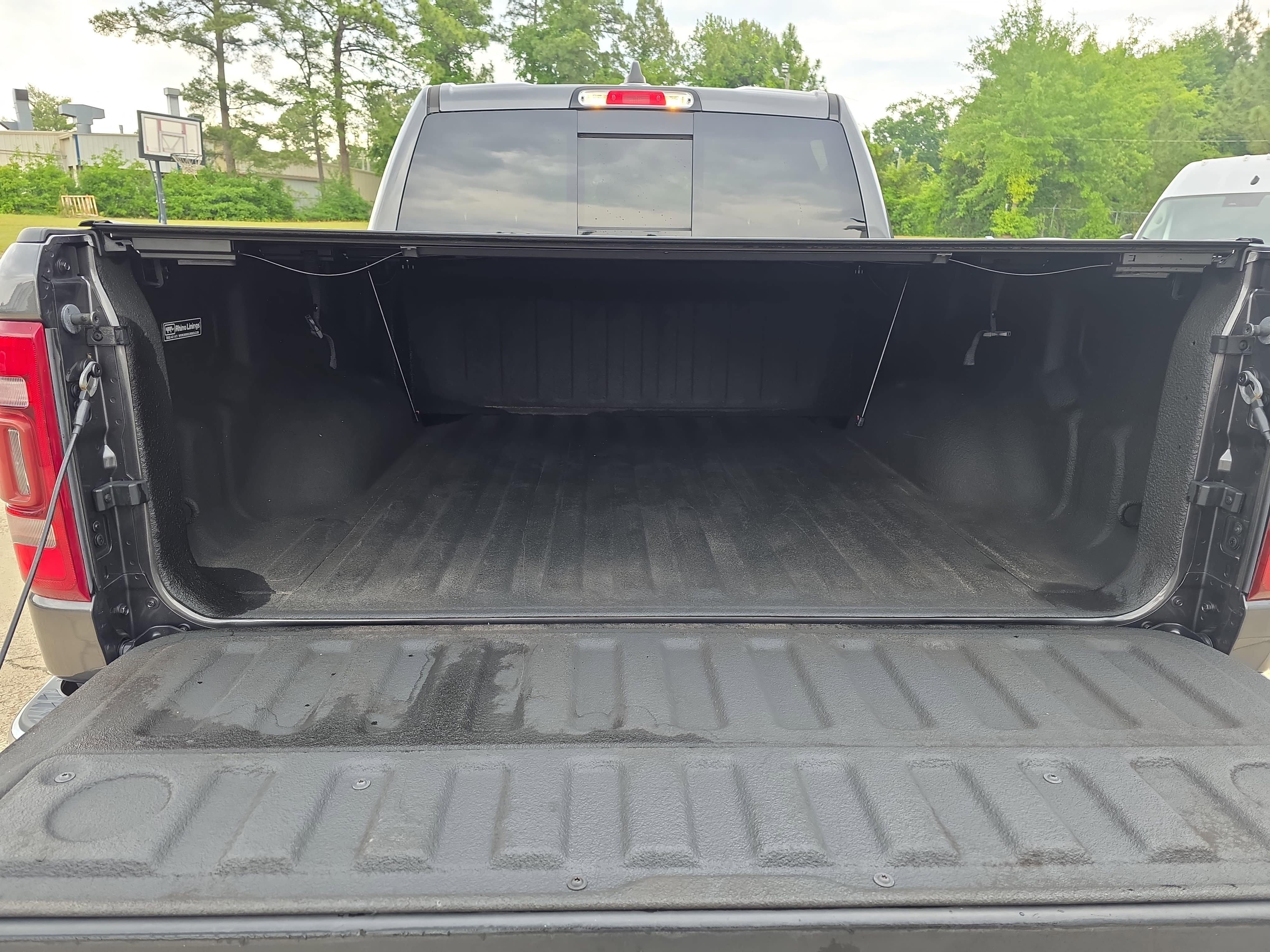 Used 2019 RAM 1500 Laramie AWD/4WD image 29