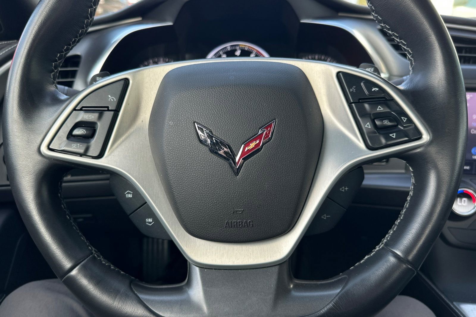 Used 2019 Chevrolet Corvette Stingray Coupe w/ 1LT RWD image 21