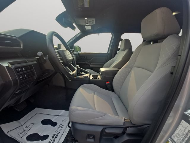 Certified 2025 Toyota Tacoma SR5 AWD/4WD image 10