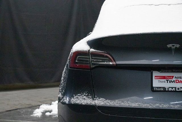 Used 2020 Tesla Model Y Long Range image 12