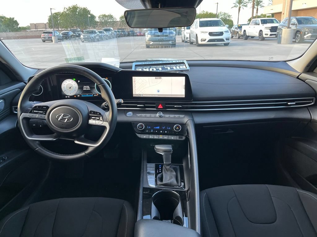 Used 2023 Hyundai Elantra SEL w/ Convenience Package FWD image 14