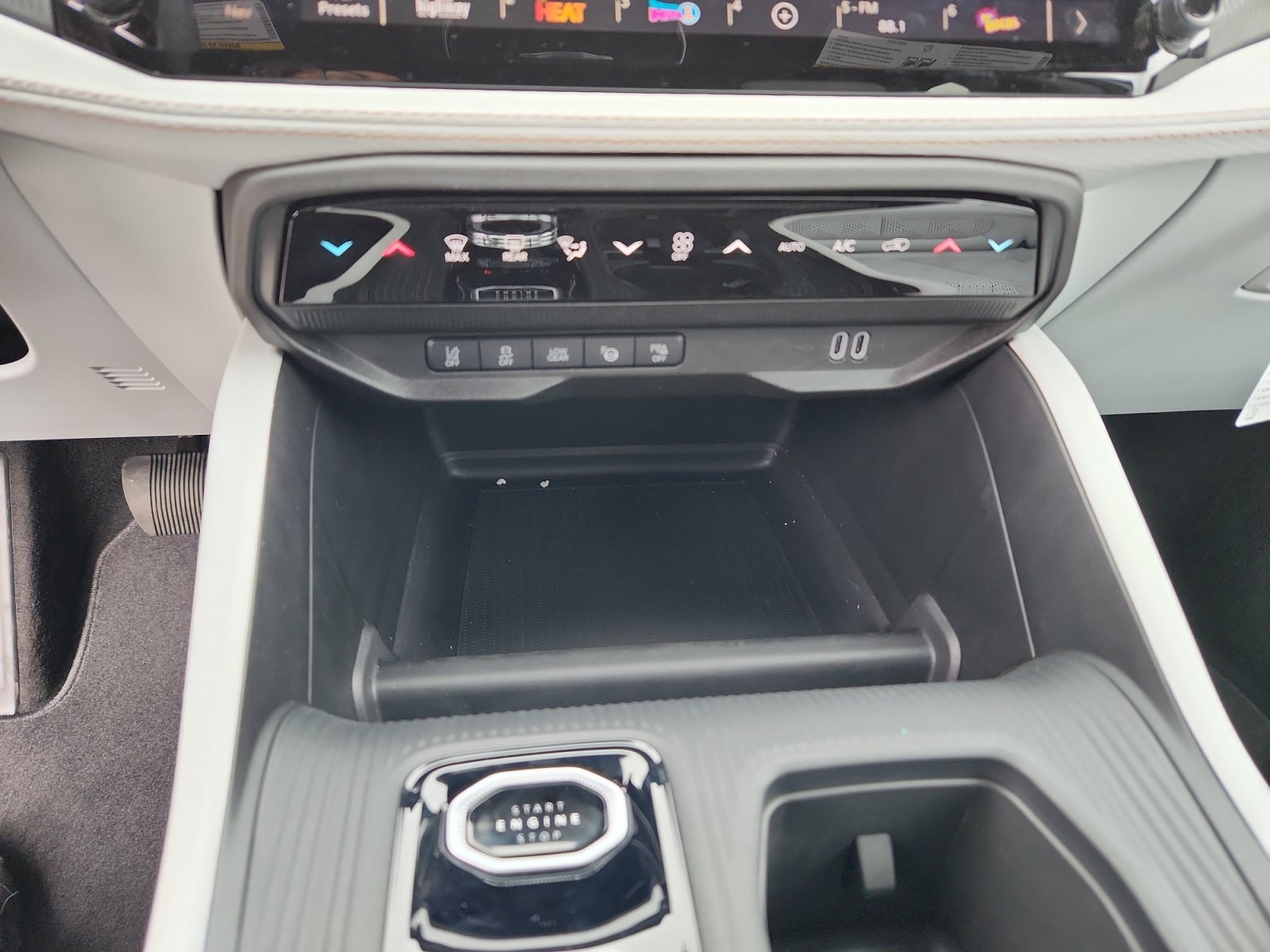 New 2026 Jeep Cherokee Limited AWD/4WD image 16