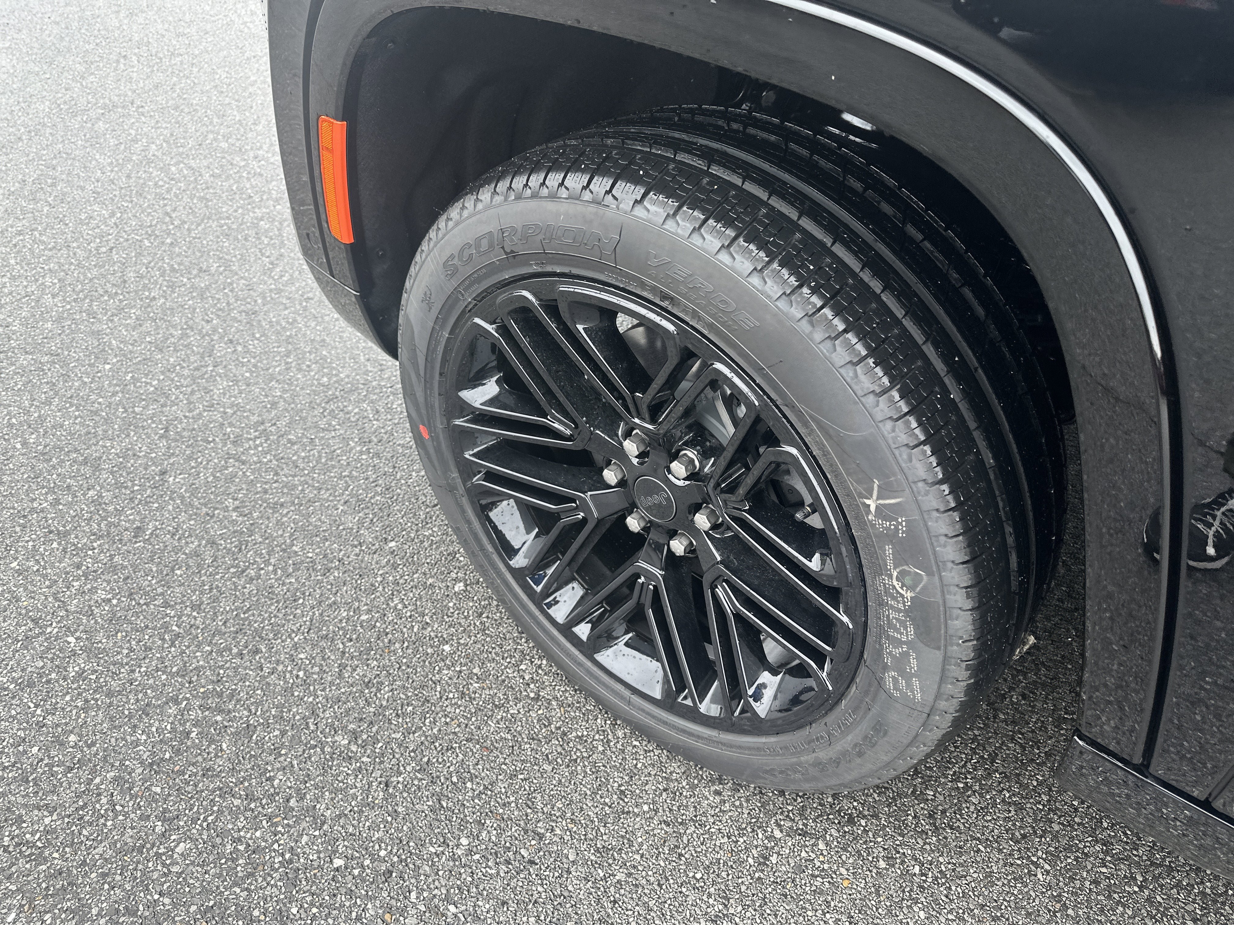 New 2026 Jeep Grand Wagoneer L Limited AWD/4WD image 11