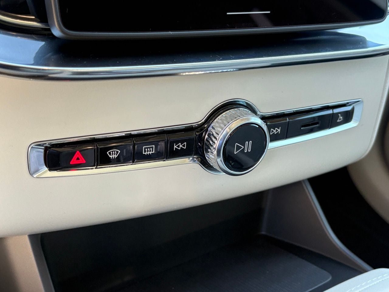 New 2026 Volvo XC90 B6 Ultra w/ Lounge Package AWD/4WD image 14