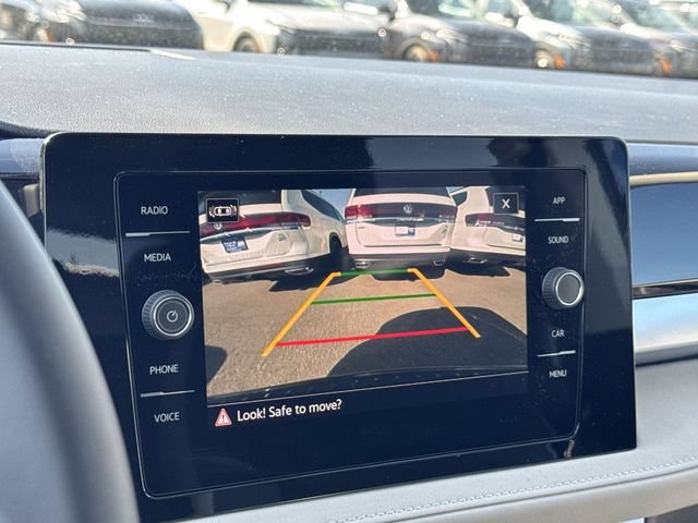 New 2026 Volkswagen Taos SE FWD image 19