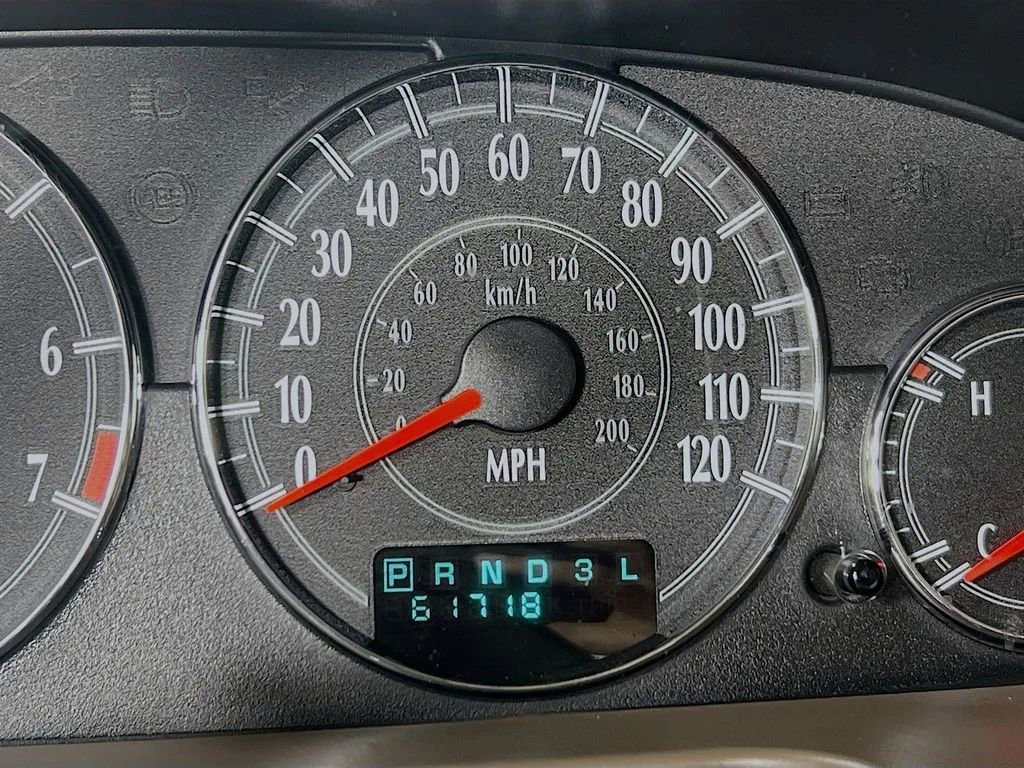 Used 2002 Chrysler Sebring LXi image 13