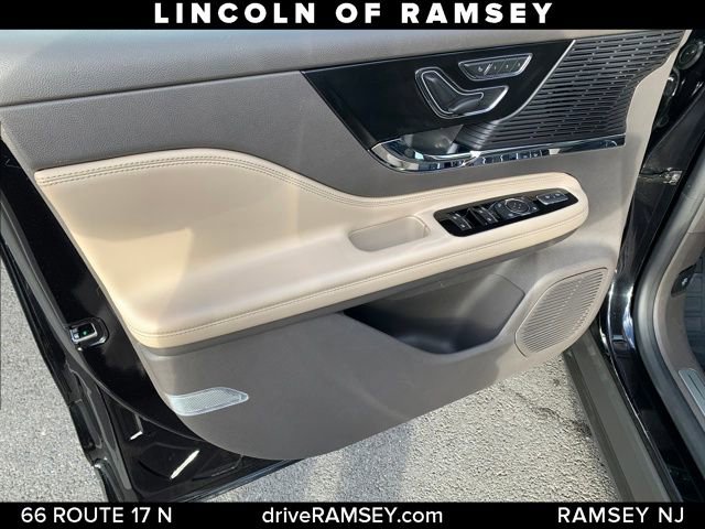 Used 2022 Lincoln Corsair AWD w/ Equipment Group 101A image 13