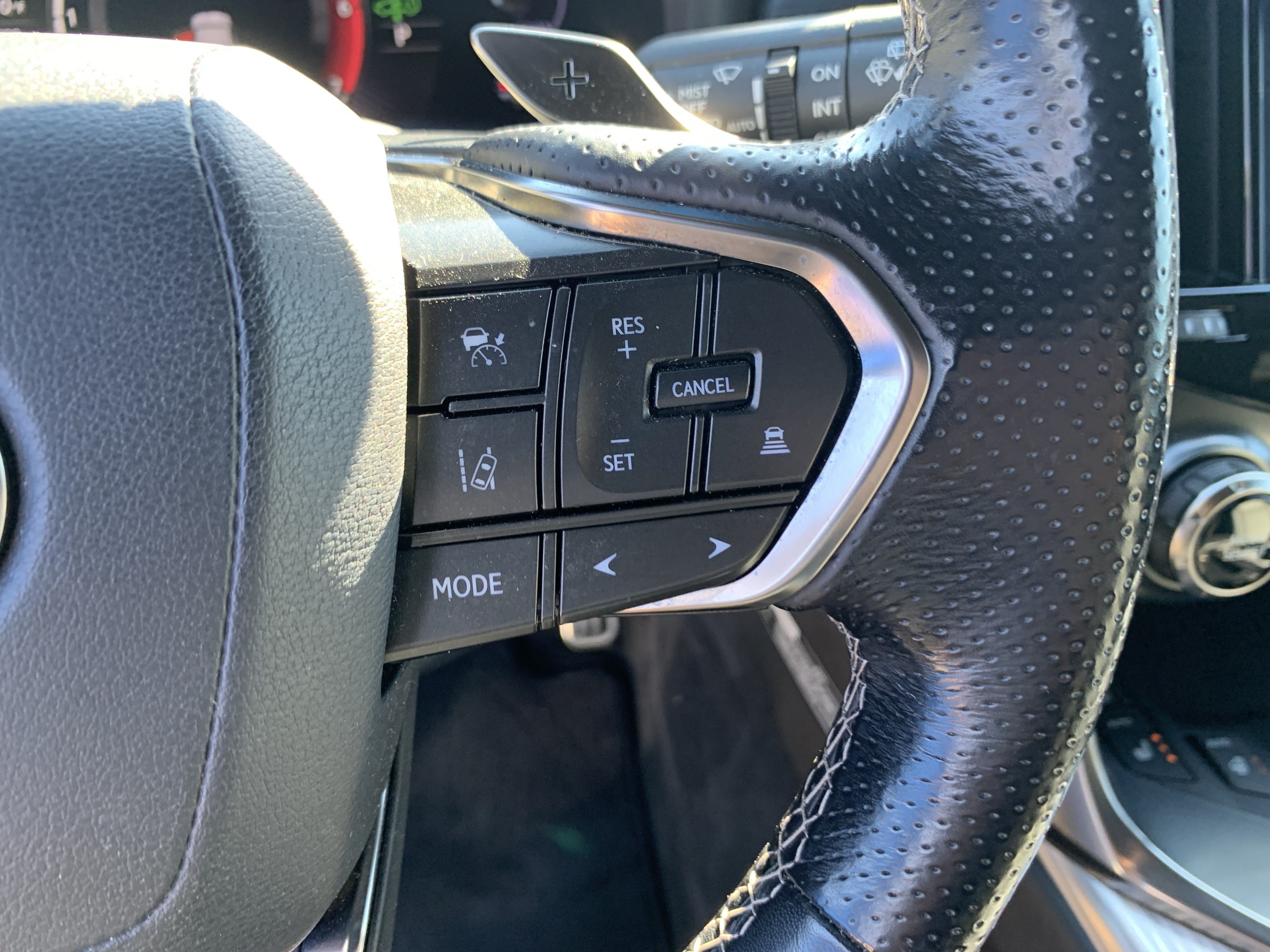 Used 2022 Lexus LX 600 F Sport w/ Accessory Package (Z1) AWD/4WD image 20