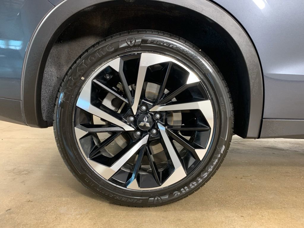 Used 2024 Mitsubishi Outlander SE image 39