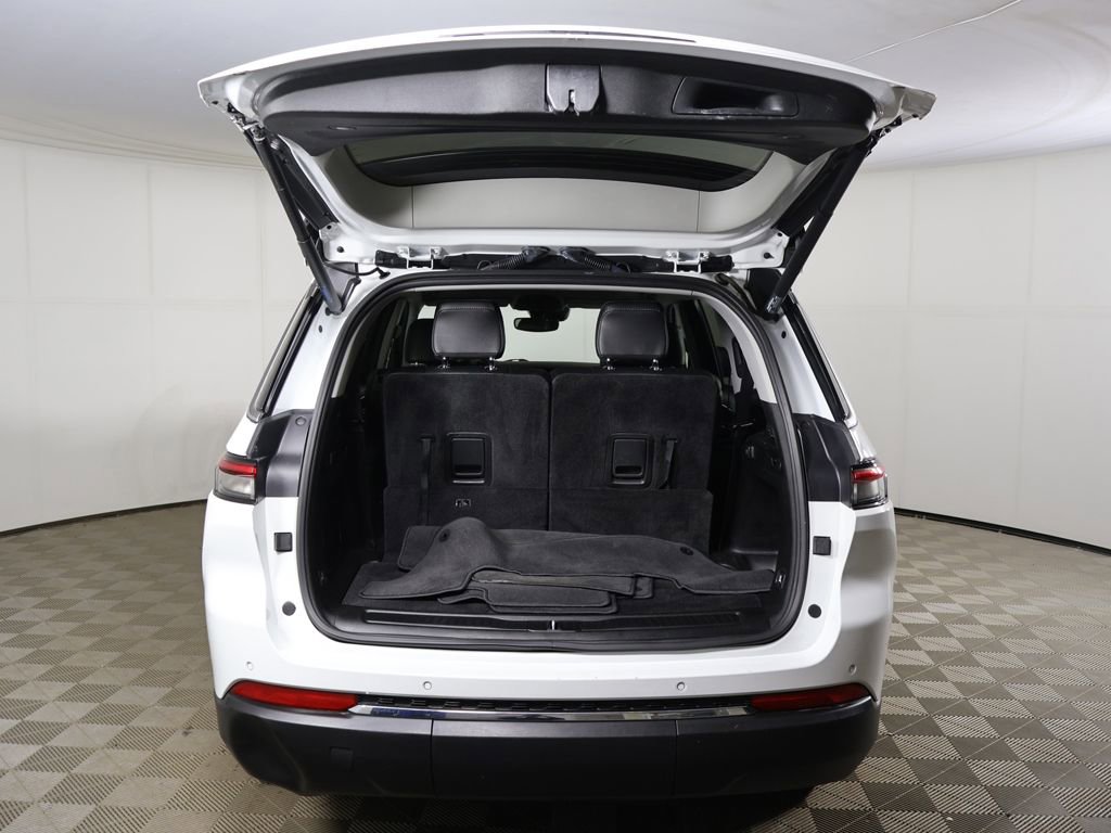 Used 2022 Jeep Grand Cherokee L Limited AWD/4WD image 19