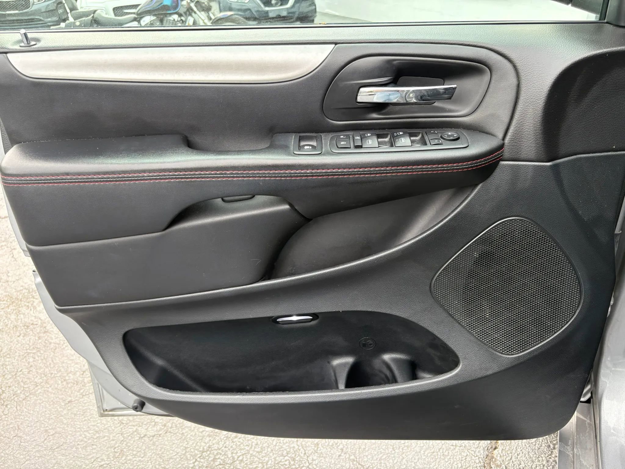 Used 2018 Dodge Grand Caravan GT FWD image 10