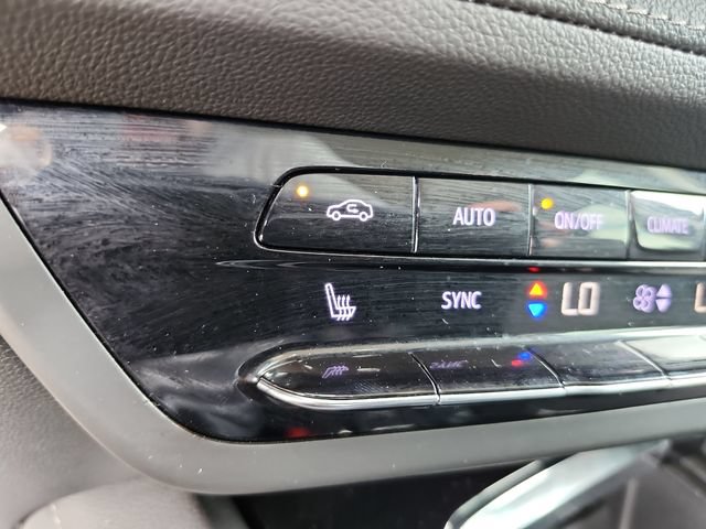 Used 2023 Buick Envision Preferred FWD image 23