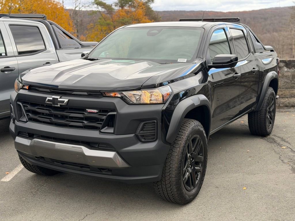 New 2025 Chevrolet Colorado Trail Boss w/ Midnight Edition