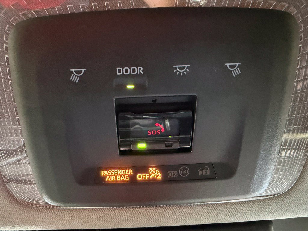 Used 2025 Toyota Prius LE FWD image 26