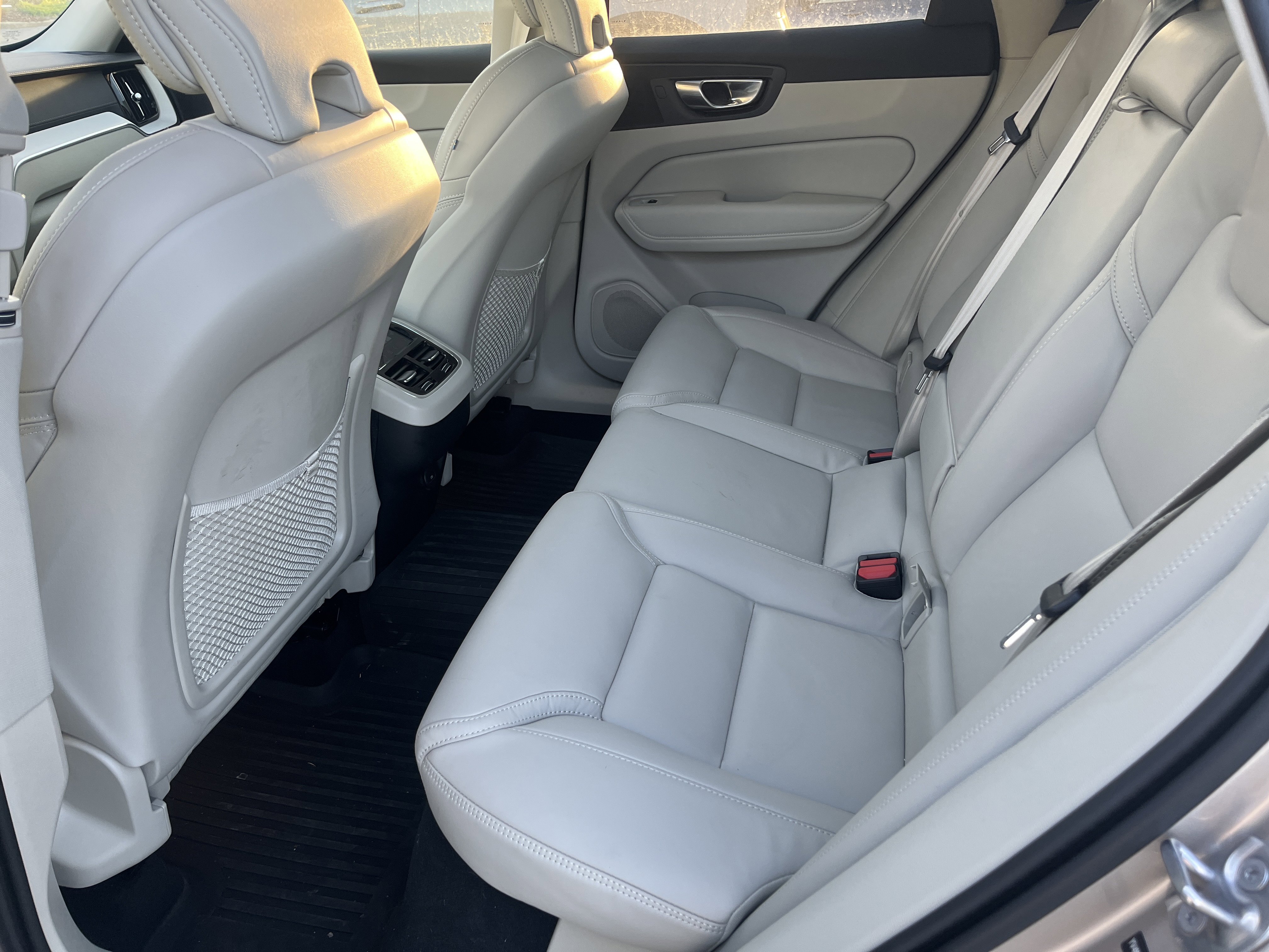 New 2026 Volvo XC60 B5 Ultra w/ Protection Package Premier image 9