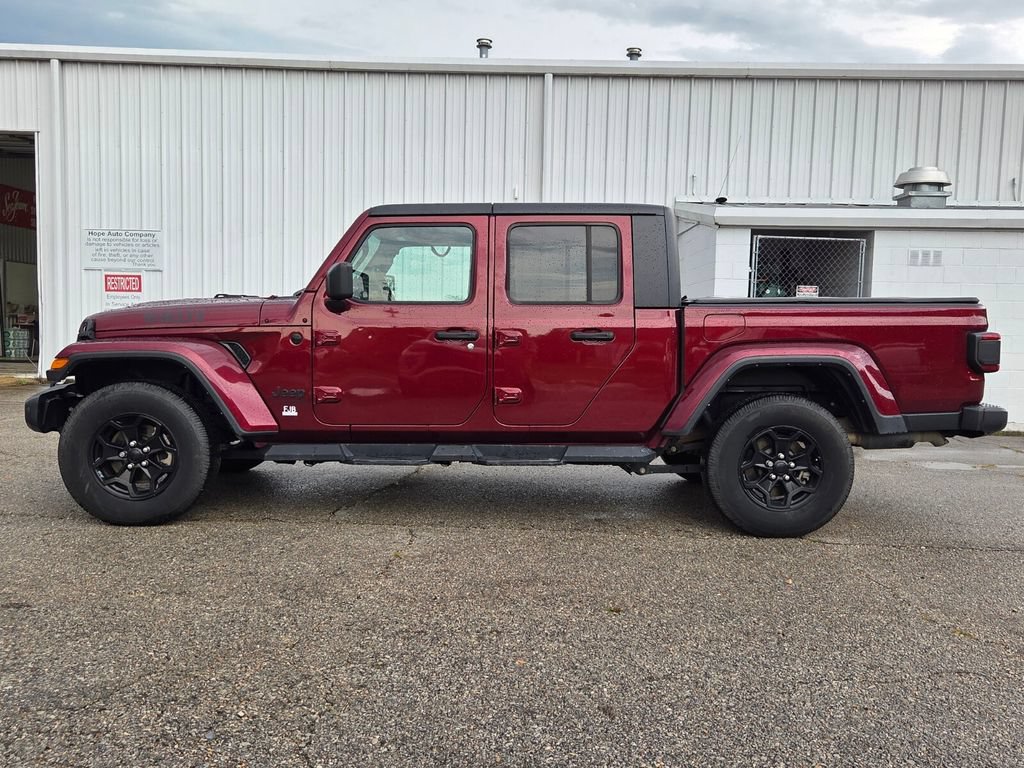 Used 2021 Jeep Gladiator Sport AWD/4WD image 2