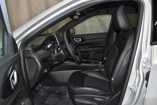 New 2026 Jeep Compass Latitude image 10