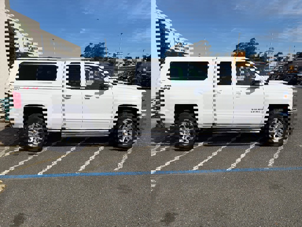 Used 2018 Chevrolet Silverado 1500 LT w/ All Star Edition image 19