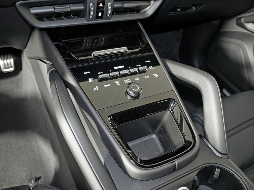New 2026 Porsche Cayenne S AWD/4WD image 30