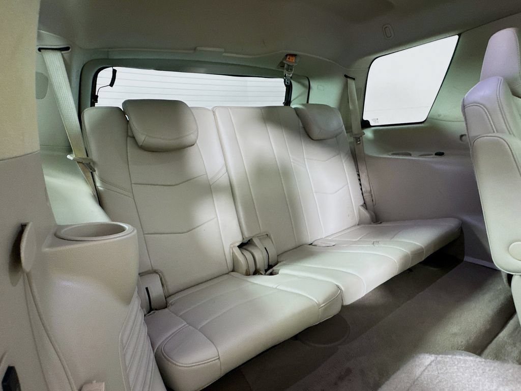 Used 2018 Cadillac Escalade Luxury RWD image 35