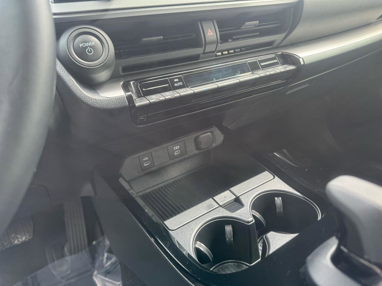 Used 2025 Toyota Prius LE image 35