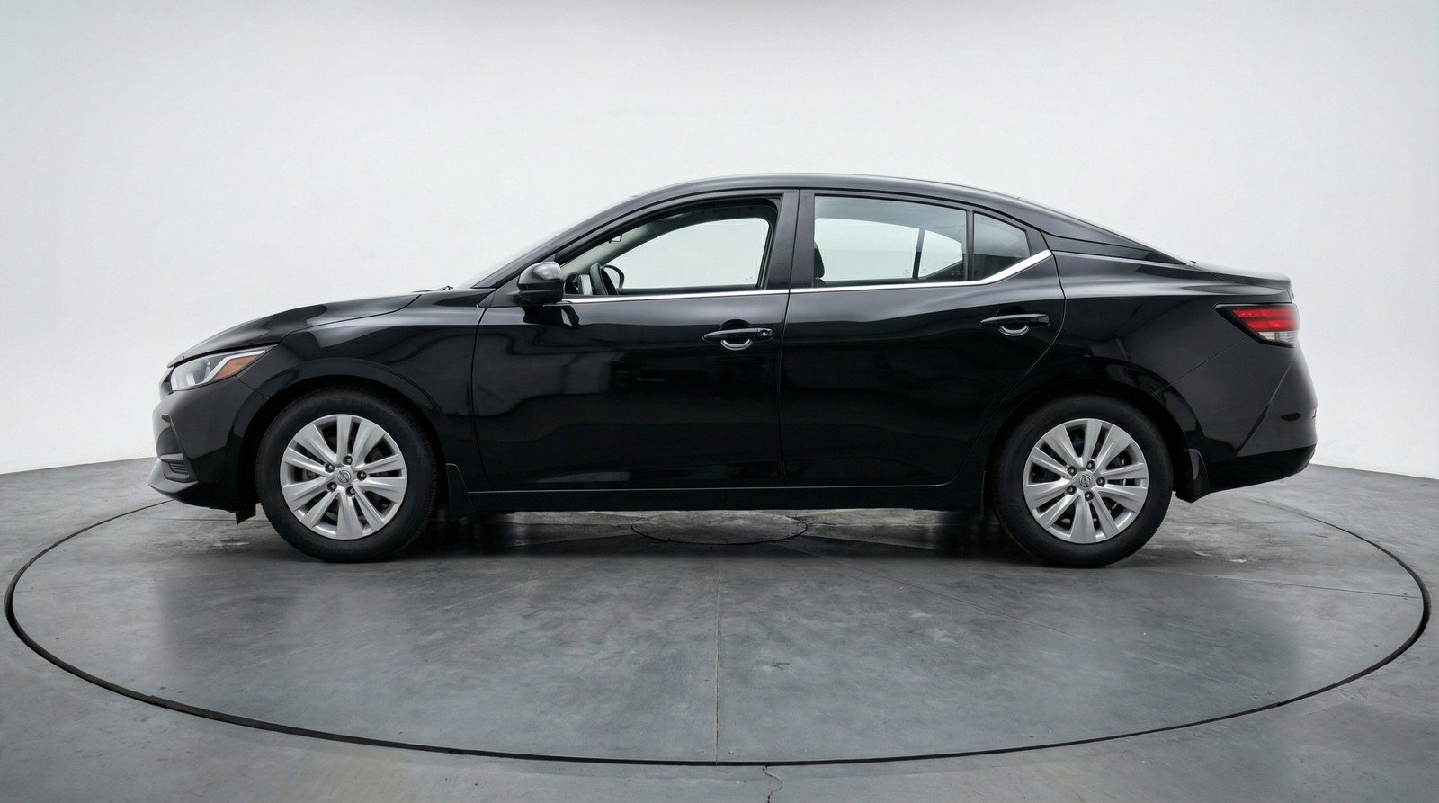 Used 2025 Nissan Sentra S FWD image 5