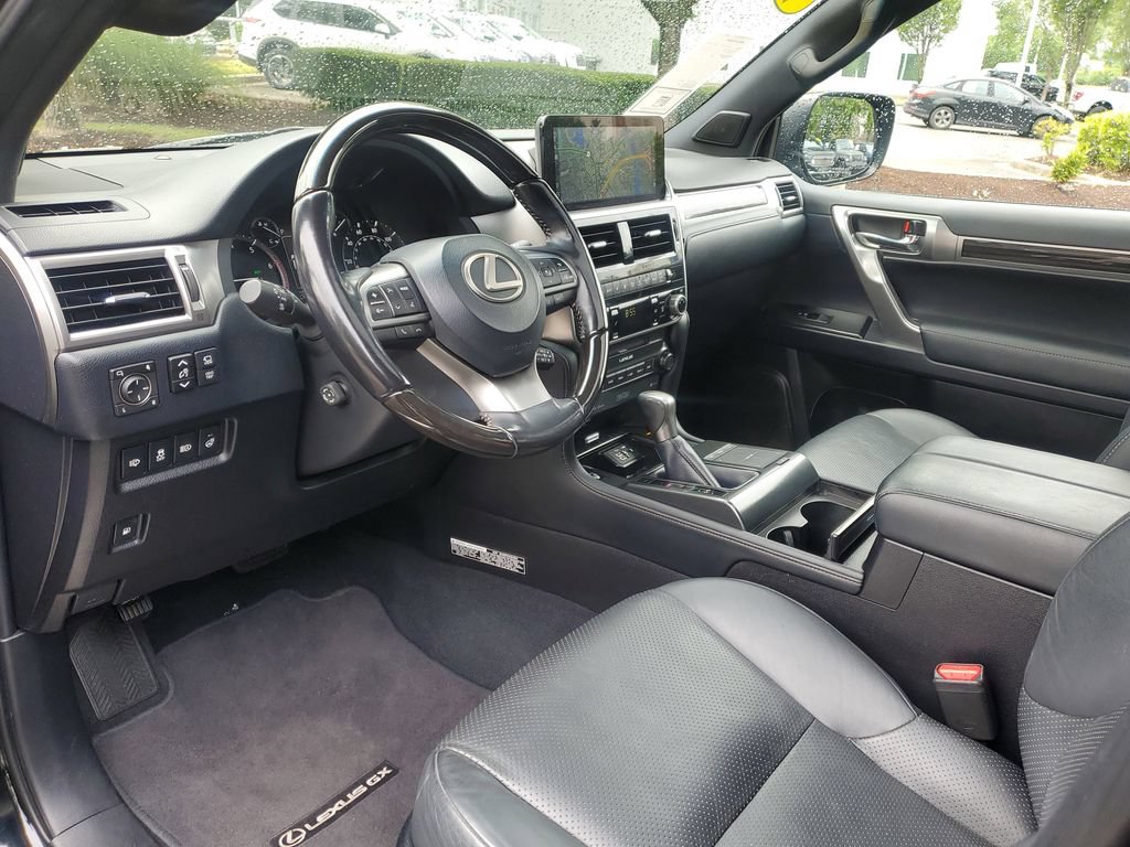 Used 2023 Lexus GX 460 Luxury w/ Accessory Package AWD/4WD image 19