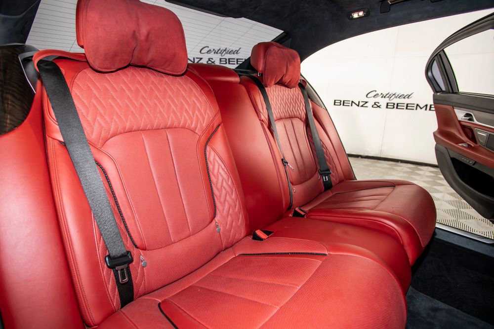 Used 2019 BMW M760i xDrive w/ Luxury Rear Seating Package AWD/4WD image 15