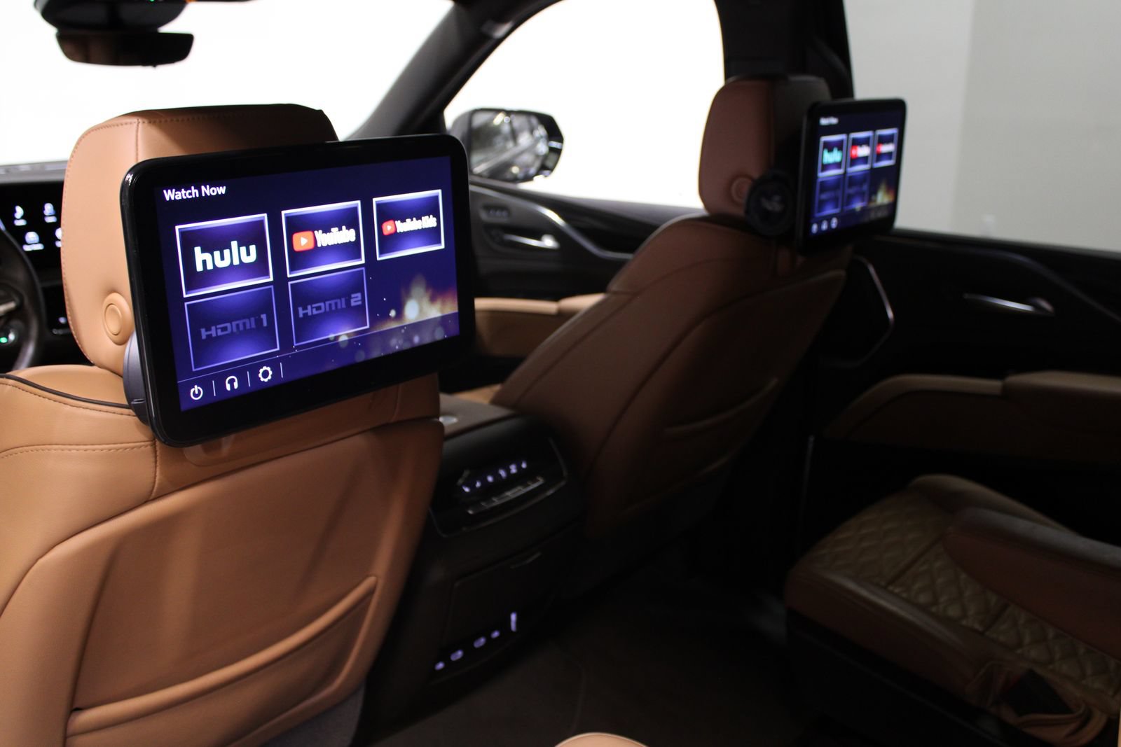 Used 2023 Cadillac Escalade ESV Premium Luxury w/ Performance Package AWD/4WD image 48