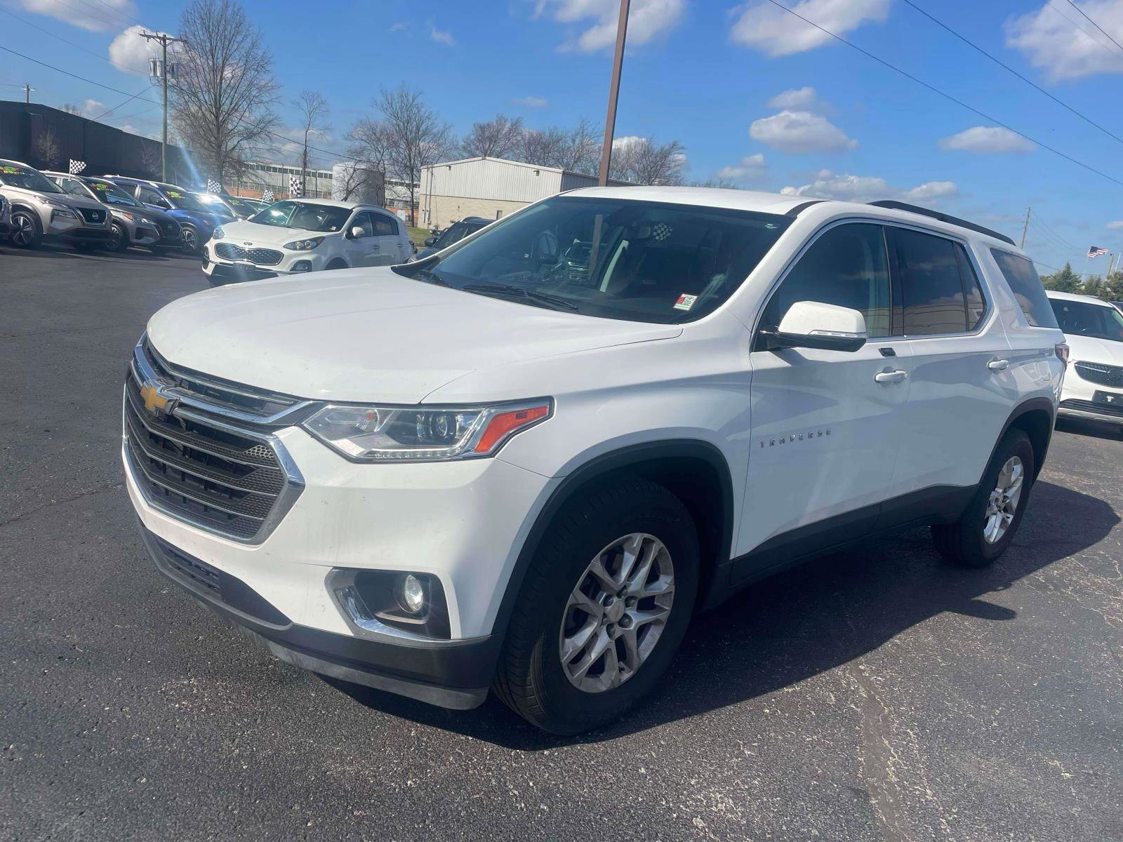 Used 2019 Chevrolet Traverse LT image 2