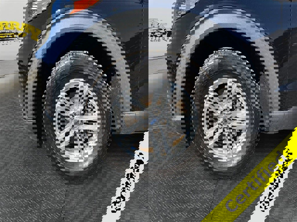 Used 2020 Ford Explorer XLT w/ Equipment Group 202A image 14