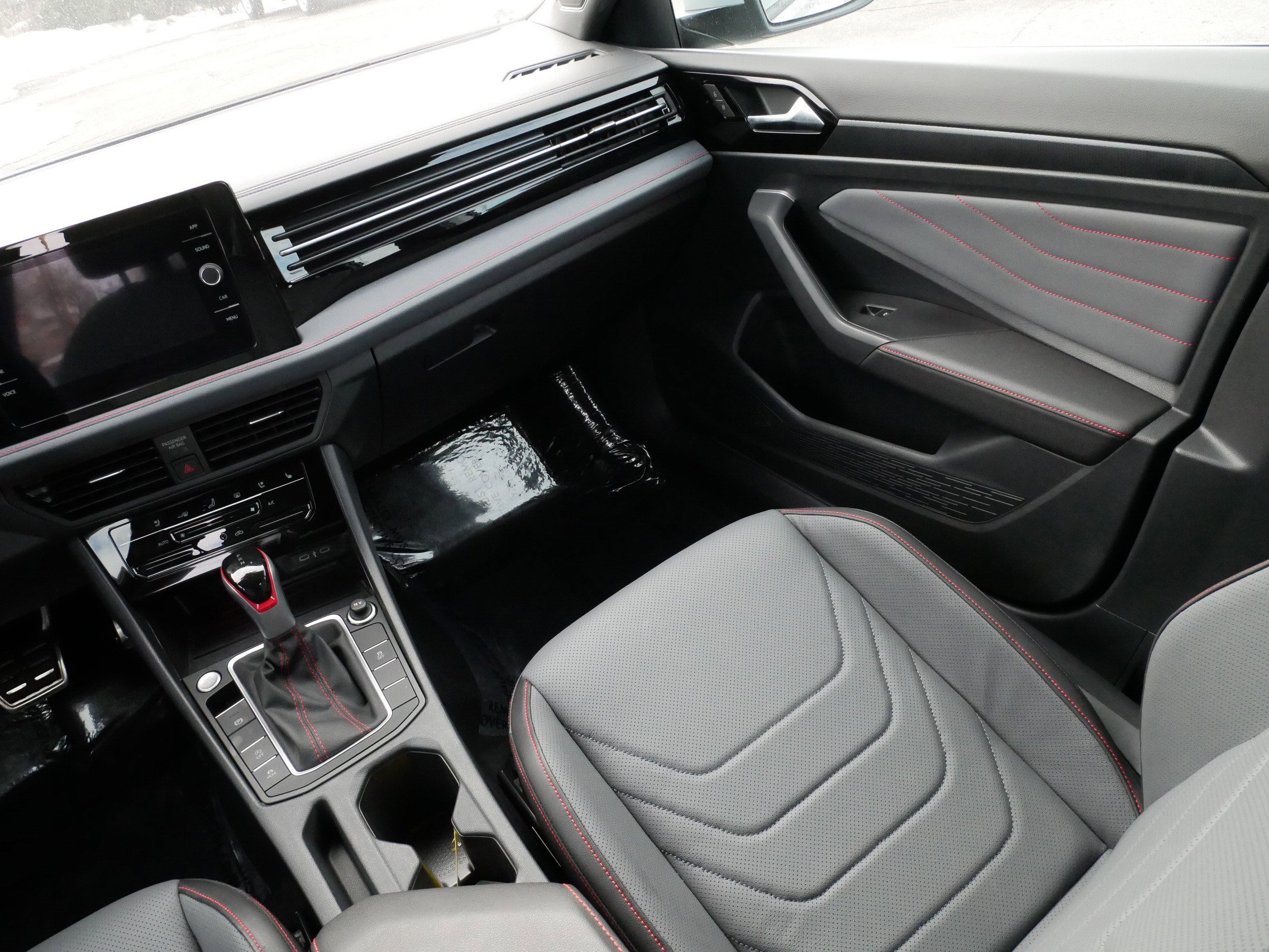 Certified 2025 Volkswagen Jetta GLI Autobahn image 11