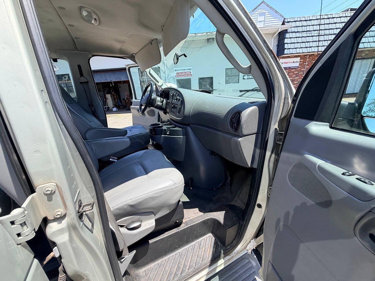 Used 2006 Ford E-350 and Econoline 350 XL RWD image 63
