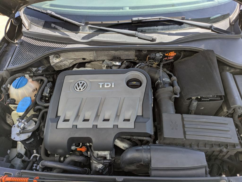 Used 2012 Volkswagen Passat TDI SEL Premium FWD image 19