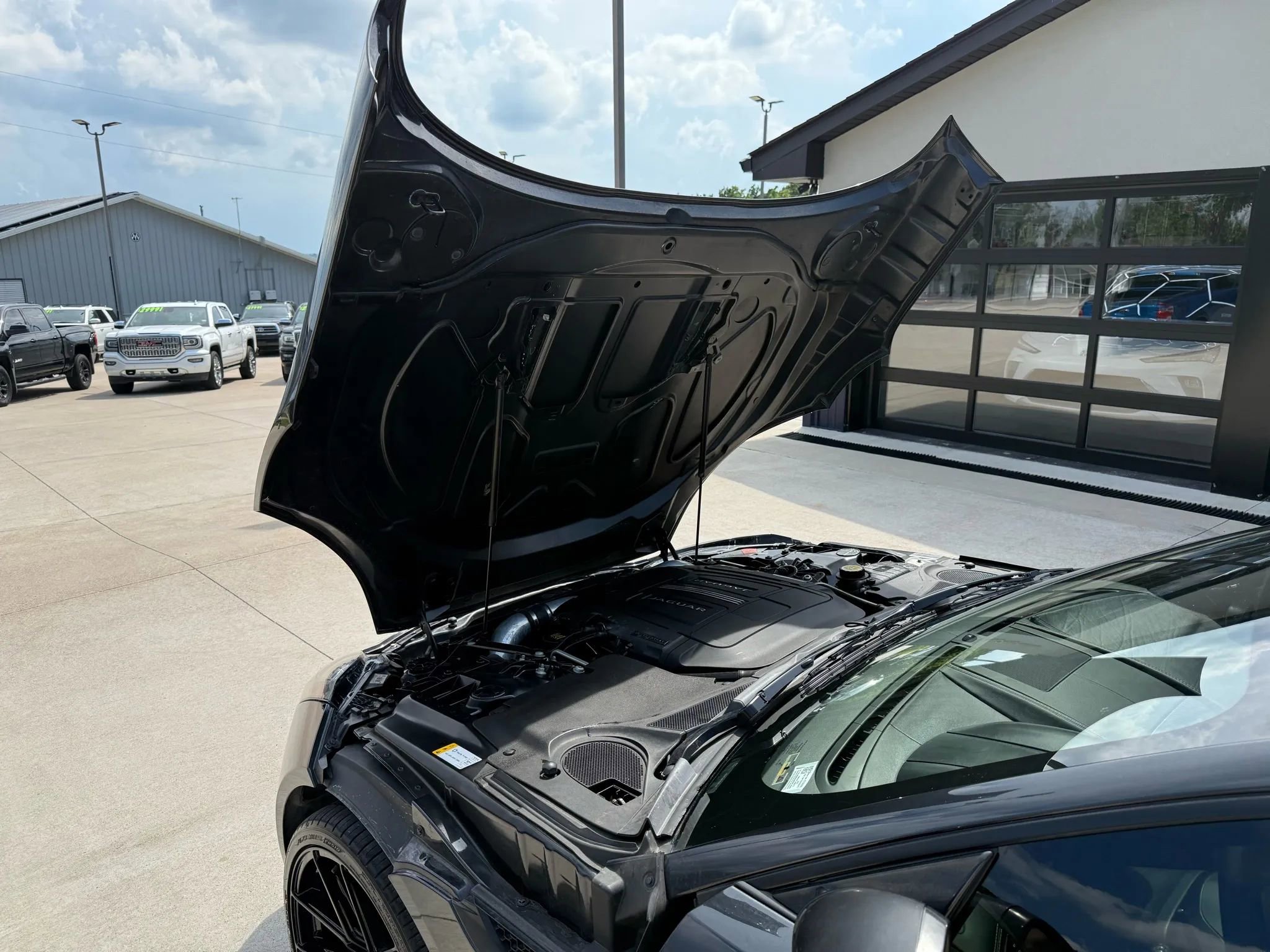 Used 2015 Jaguar F-TYPE R image 69