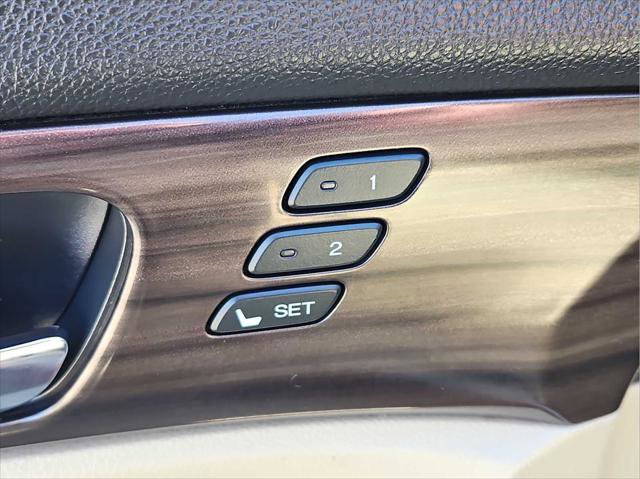 Used 2017 Honda Accord Touring image 13